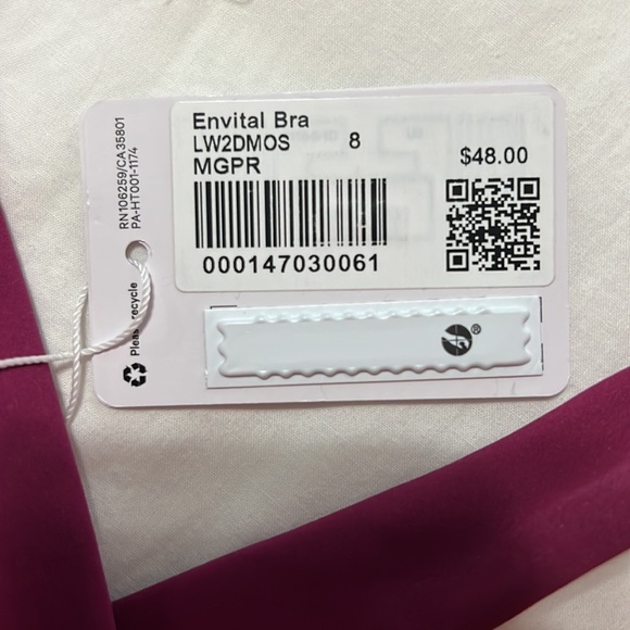 NWT lululemon Envital Bra size 8 - Picture 3 of 3